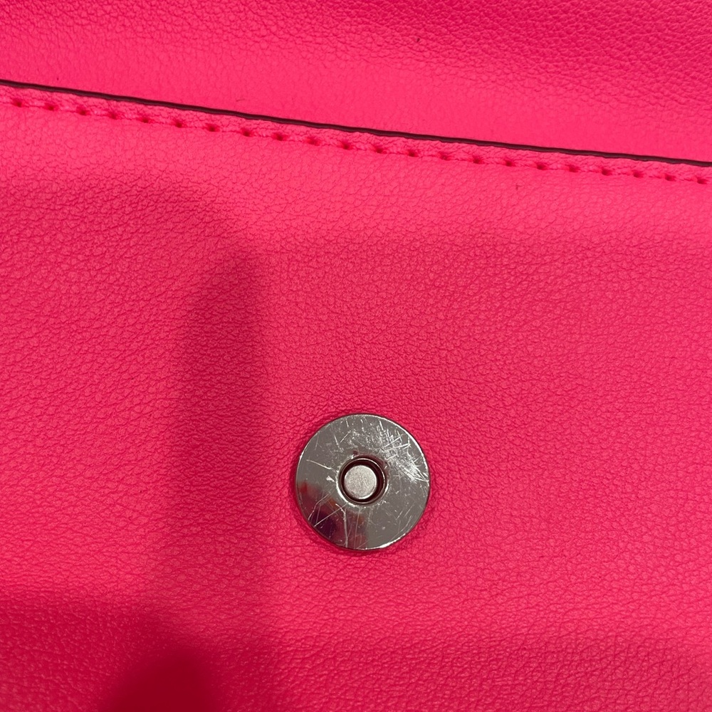 Wmns GUESS hot pink purse USED - Picture 3 of 10